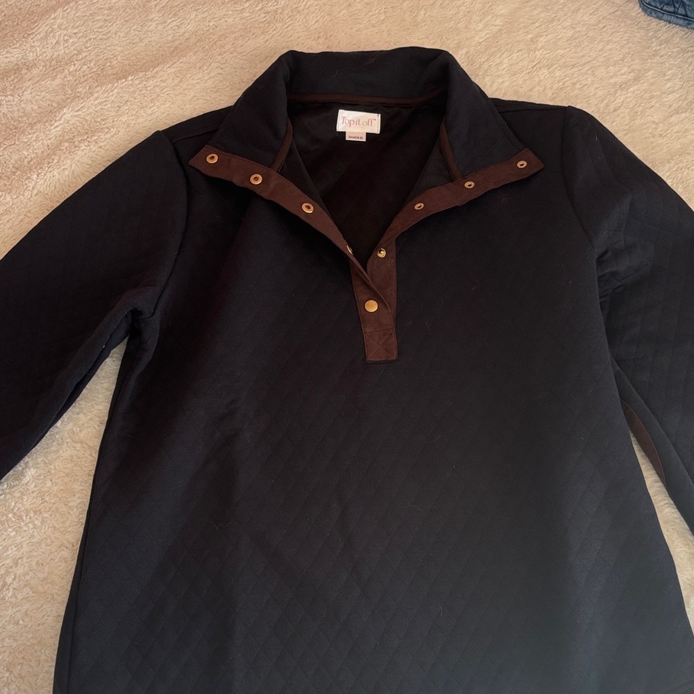 Navy blue Quilted Pullover with Brown Snap-Placket